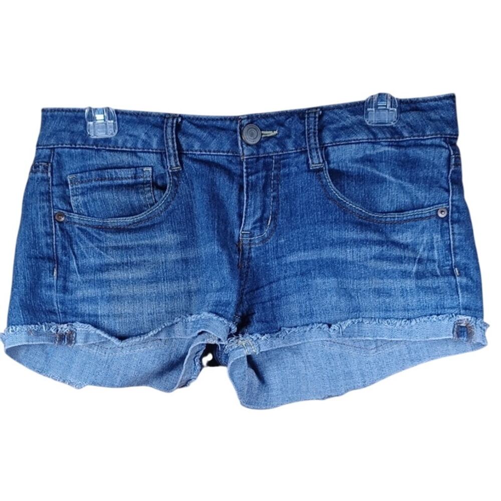 SO Women's Distressed Denim Jean Shorts Size 9 Blue Whiskered Cuffed Low Rise